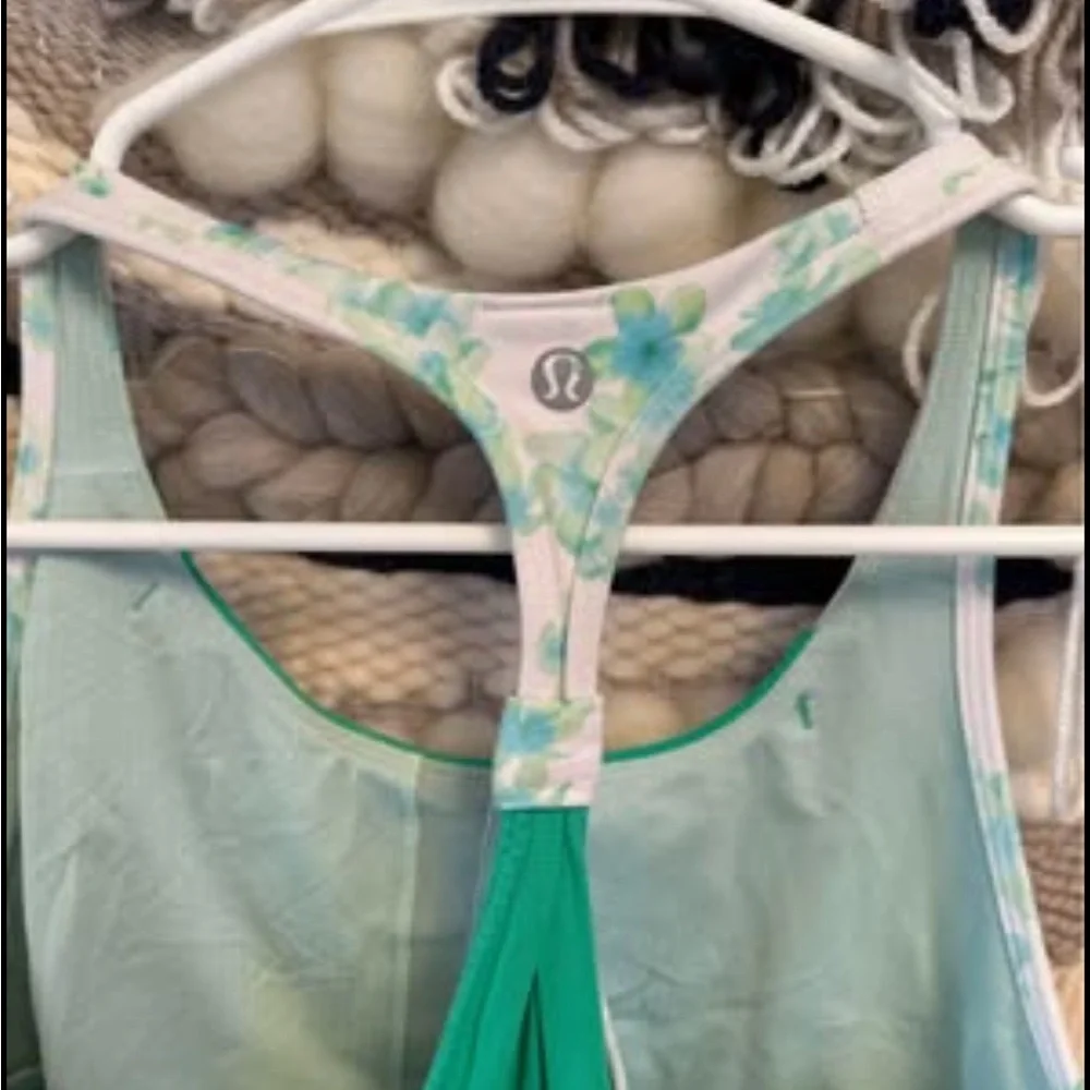 Lululemon Tank Attached Bra Womens Size 0 Flowy Overtop Green White Floral Bra - Picture 2 of 8